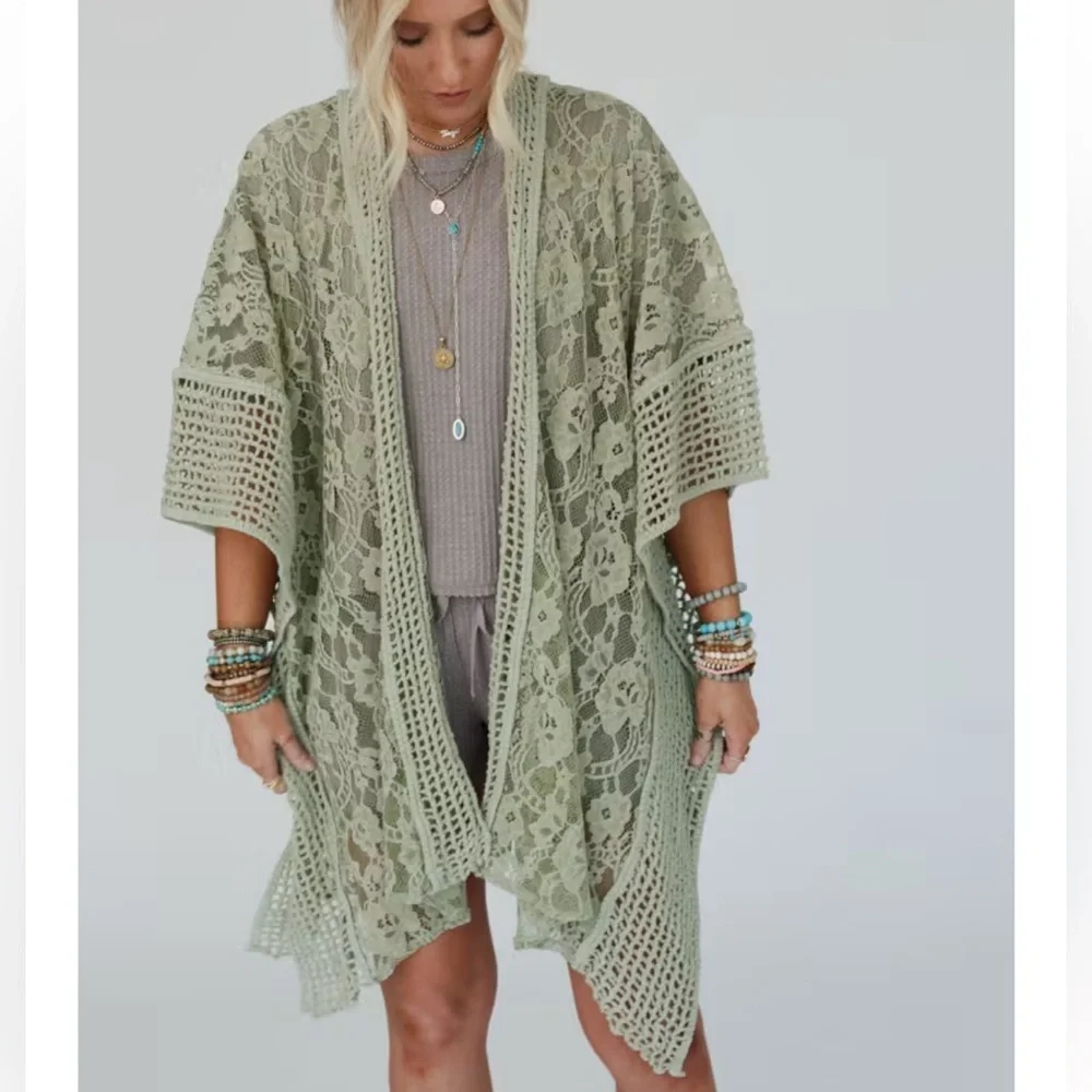 BREEZY FLORAL LACE KIMONO - Picture 6 of 12